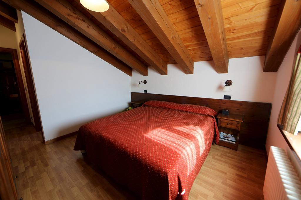 Valley Vacanze Brusson Pokój zdjęcie